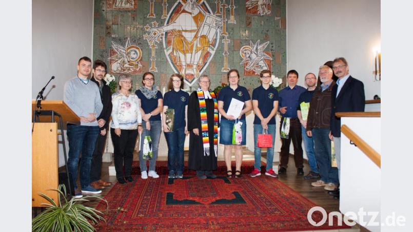 Die Posaunenchor-Mitglieder stellten sich zu einem Foto auf (von links): Daniel Okopski, Patrik Willecke, Renate Oppelt (Leitung), Susanne Deml, Johanna Weich, Pfarrerin Heidi Gentzwein, Ulrike Bäumler, Lukas Deml, Sebastian Klein, Organist Erwin Oppelt und Gitarrist Roland Willecke (Organistin Doris Schwarz fehlt). Bild: wgw