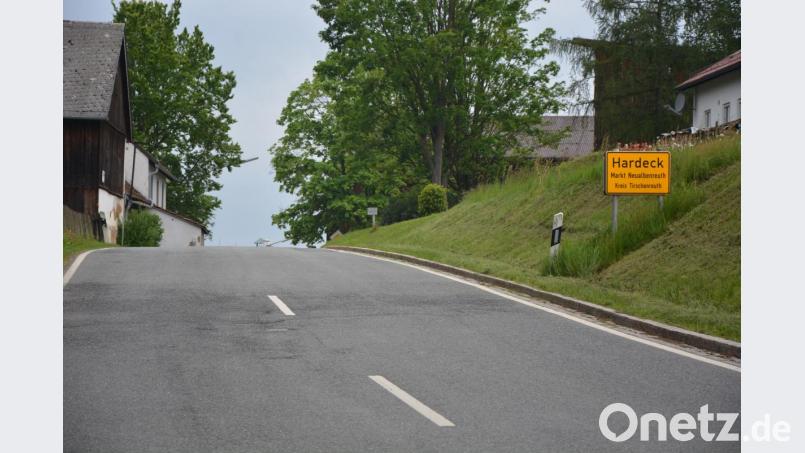 Nach Pfingsten beginnen die Straßenausbauarbeiten ab Hardeck in Richtung Maiersreuth. Bild: jr