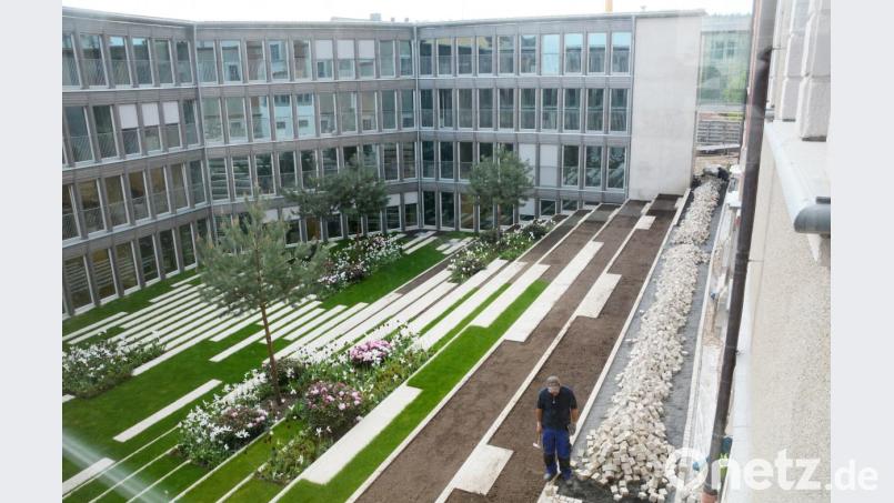 Besucher können am „Tag der offenen Tür“ das neue Dienstgebäude des Landratsamts Neustadt/WN besichtigen. Bild: Gabi Schönberger