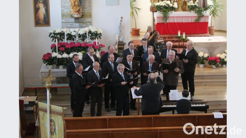Der Männergesangsverein Trabitz-Neustadt Kulm besangen die Heilige Maria. Bild: sne