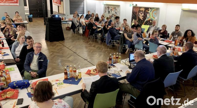 Volles Haus bei der Frühjahrsvollversammlung des Stadtjugendruings Weiden, die im Jugendzentrum tagte. Bild: Karin Wilck