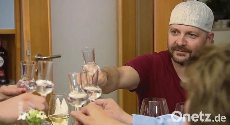 Bevor Thorsten Högl sich an einem „perfekten Dinner“ versuchen durfte, musste er sich in einem Casting vorstellen: „Das war bei mir daheim, ich sollte einfach erzählen und spontan antworten.“ Bild: Vox