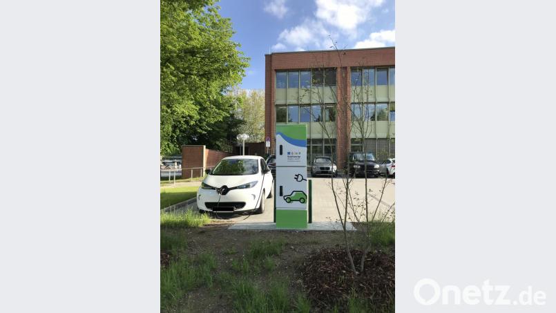 Die neuen E-Tankstellen am Neuen Rathaus. Bild: exb