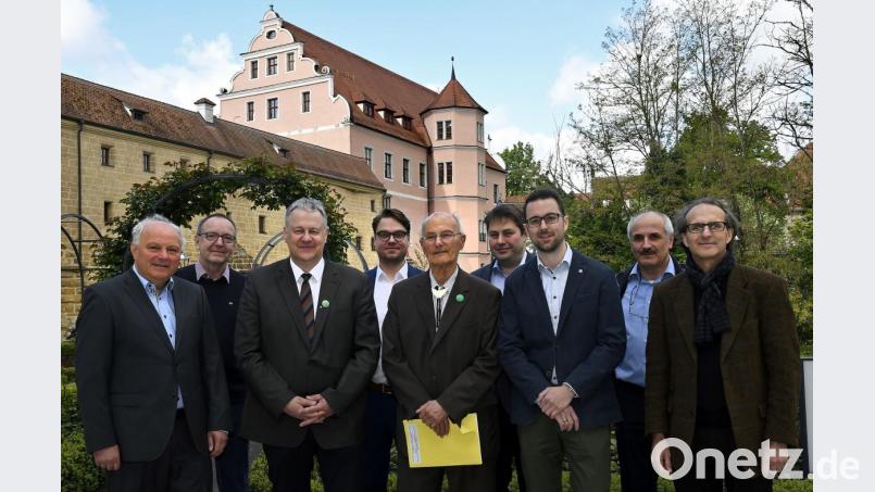Wissenwertes über „Detektoren für ionisierende Strahlung“ war Thema beim radiometrischen Seminar mit (von links) Werner Schüler, Gerolf Fiegler, Richard Reisinger, Sebastian Altstadt, Henning von Philipsborn, Roman Greim, Franz Rößler, Otmar Oehling und Michael Ritz. Bild: Petra Hartl