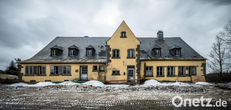 Behutsam soll das DESt-Gebäude - hier die Rückansicht - der frühere Verwaltungssitz des Wurmstein-Steinbruchs, umgestaltet werden. Was mit dem Steinbruch selbst geschieht, ist nach wie vor offen. Bild: Rainer Viertlböck