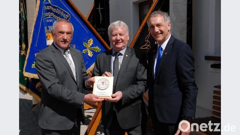 Der Reservistenverband überreichte eine Ehrengabe Bild: pop