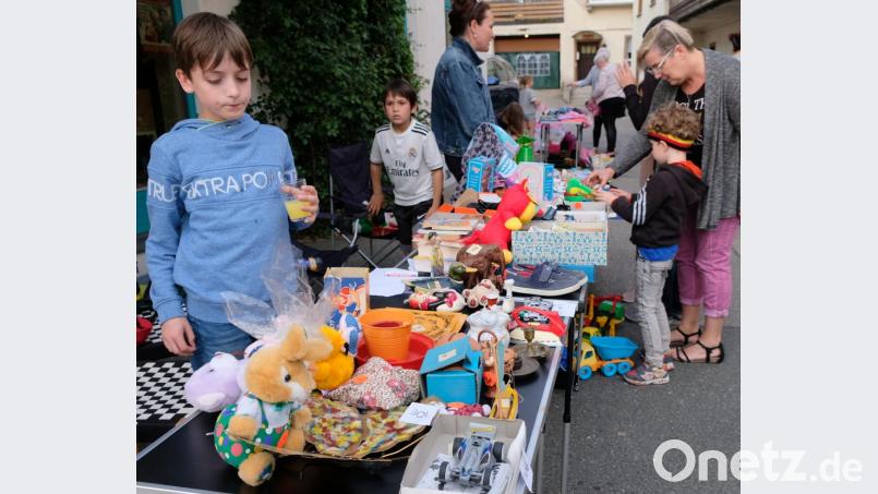Das Taschengeld aufbessern können die Jüngsten &quot;Geschäftstreibenden&quot; beim Kinderflohmarkt. Bild: mab