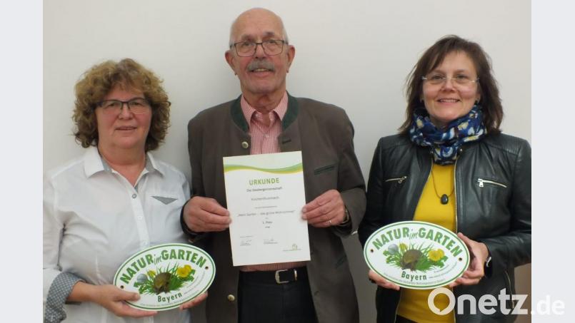 Beim Bezirkswettbewerb „Mein Garten das Grüne Wohnzimmer“ bescheren die Gärten von Ursula Wolf (von links), Dietrich Kraatz und Irene Friedrich der Siedlergemeinschaft 2018 den 1. Platz auf Bezirksebene. Bild: lep