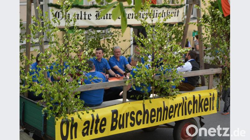 Die &quot;alte Burschenherrlichkeit&quot; ließen die Mitterteicher hochleben. Bild: jr