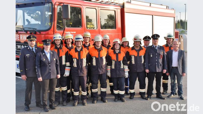 Eine gemischte Gruppe der Dießfurter Feuerwehr stellt sich dem Leistungsabzeichen in Technischer Hilfeleistung. Bild: whw