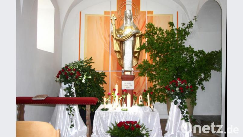 Ein viel besuchter Ort, um zu beten, war die Rita-Kapelle, die man festlich geschmückt hatte. Bild: wro