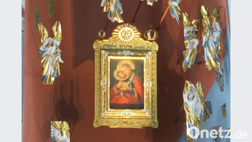 Vor 40 Jahren krönte Papst Johannes Paul II. das Marienbild in der Kreuzbergkirche. Dieses Ereignis feiert die Pfarrei beim Bergfest. Bild: Hirsch