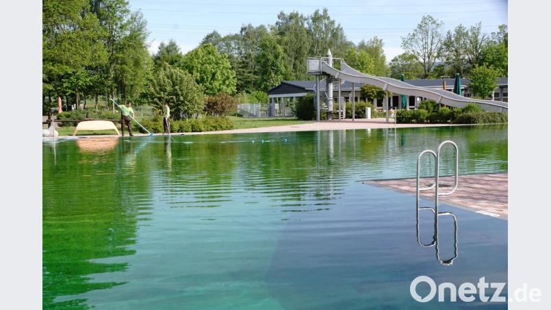 Was das Naturerlebnisbad am Samstag nur noch braucht ist Badewetter. Alles wurde blitzblank auf Vordermann gebracht. Im Blickfeld hier nur der Schwimmerbereich. Bild: bkr