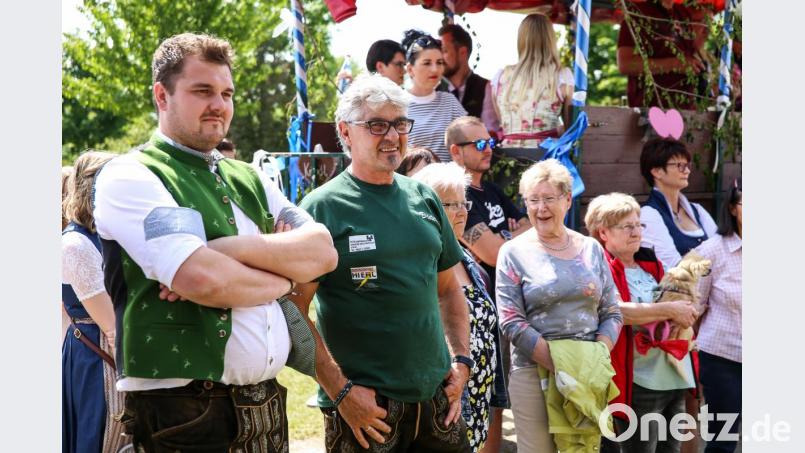 Tanzlehrer Michael Streber (links) und Kirwachef Dieter Streber (rechts) Bild: egl