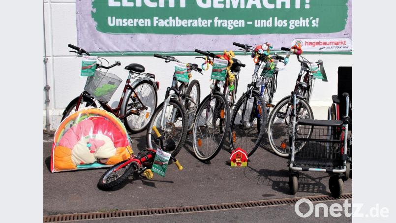 Vor allem Fahrräder haben die Bürger bereits vorbeigebracht. Diese und noch weitere Sachspenden sollen der AWO übergeben werden. Bild: stg