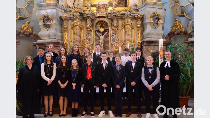Am Samstagnachmittag feierten 15 junge Menschen in St. Michael ihre Konfirmation. Bild: Kunz