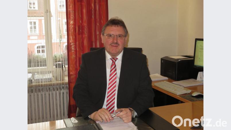 Mit großen Sorgen blickt Vilsecks Bürgermeister Hans-Martin Schertl auf die Zukunft der Arbeitsplätze der Zivilbeschäftigten bei der US-Armee. Bild: rha