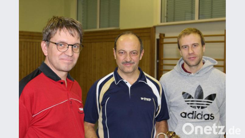 Die Sparte Tischtennis leiten (von rechts) Christoph Sporrer und seine Stellvertreter Manfred Steckermeier und Andreas Ockl. Bild: hä