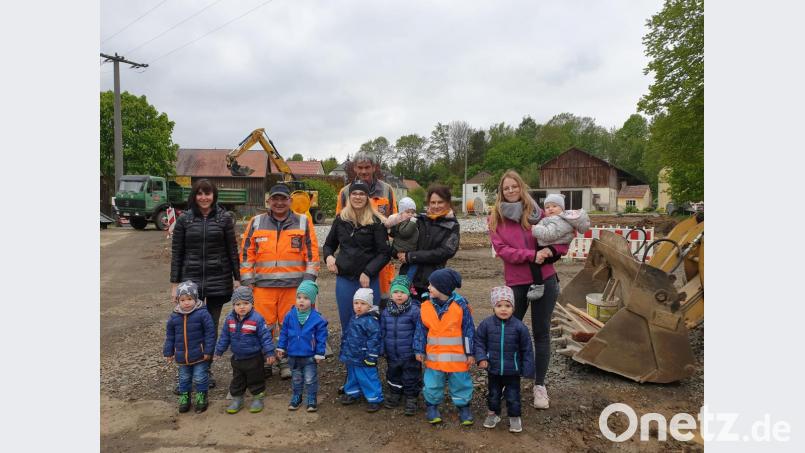 Eine Baustellen-Besichtigung in Pechofen kam bei Mitterteicher Krippenkindern gut an. Bild: si