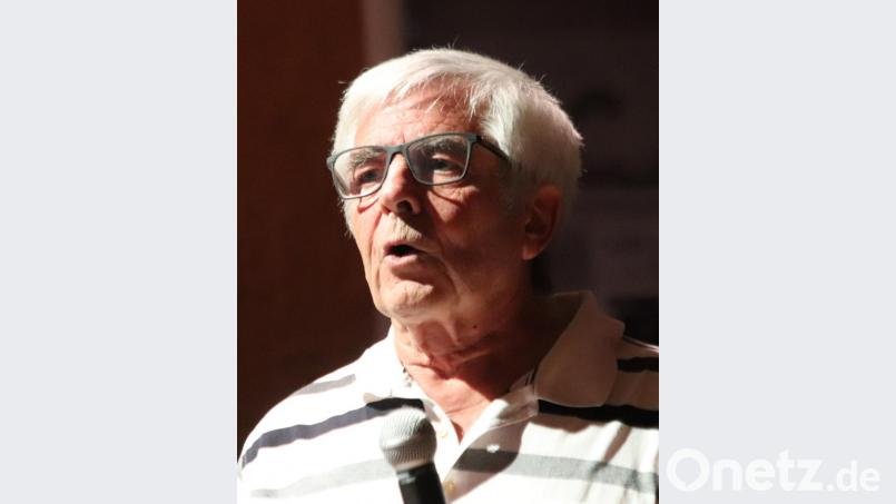 Dr Umweltbeauftragte Peter Zahn sprach sich deutlich gegen den Fahrübungsplatz aus und argumentierte mit Flächenversiegelung, Waldvernichtung und Belastung durch Lärm und Abgase. Bild: mfh