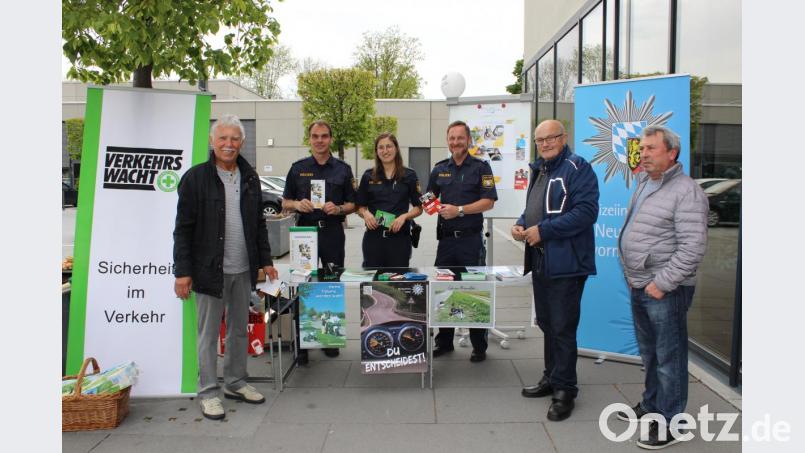 Die Polizeiinspektion Neunburg informierte über die Aktion „Bleib immer fair im Straßenverkehr“. Bild: pko