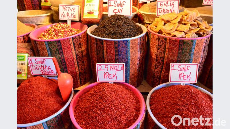 Die türkische Küche lebt von ihren Gewürzen. Bild:  Ilhan Balta – stock.adobe.com