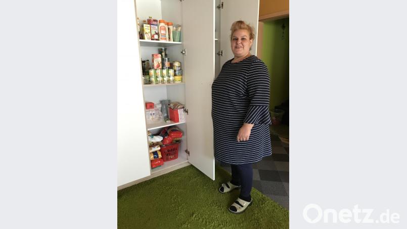 Ein voller Vorratsschrank ist für Kadriye Ot Ehrensache: Man weiß ja nie, wer kommt. Und einen Gast nicht angemessen und ausreichend bekochen zu können, wäre in ihren Augen eine Schande. Bild: eig