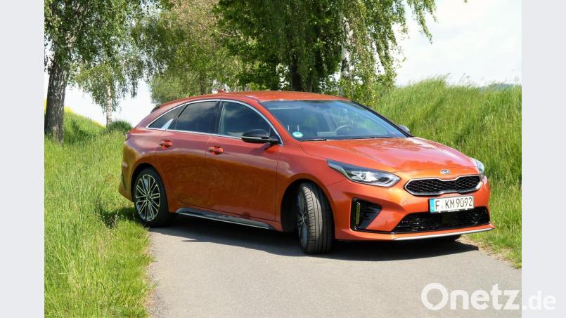 Unter dem schicken Dress eines Sport-Coupés verbirgt sich der Stauraum eines Kombis: Mit dem Proceed stellt Kia einen feschen Shooting Brake auf die stämmigen Räder. Bild: bz