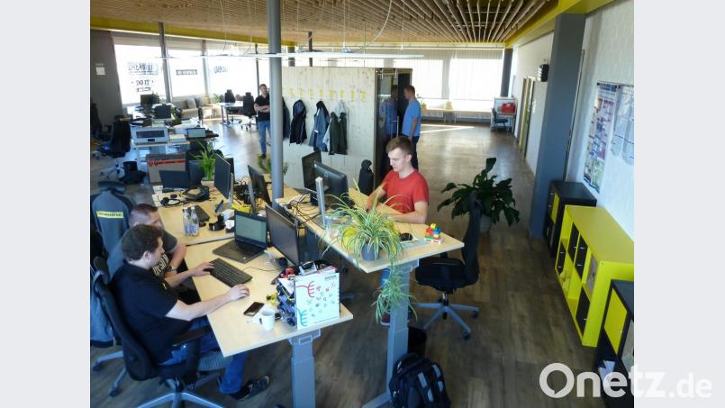 Im Großraumbüro wechseln die Teams je nach Projekt. Bild: Portner