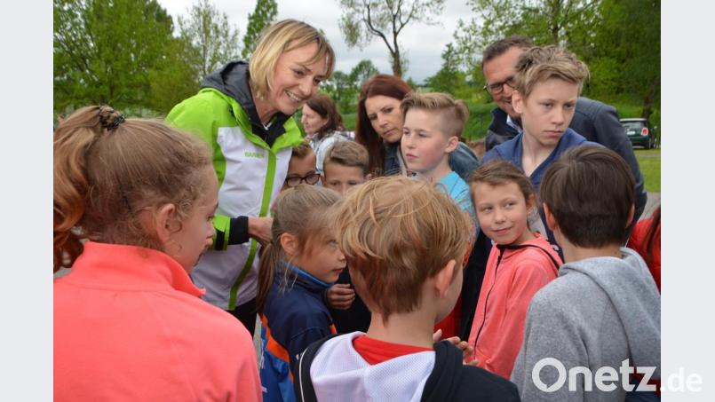 &quot;Lauf dich fit&quot; heißt es beim Barmer-Aktionstag an den Pleysteiner Zottbachtalschulen. Bild: dob