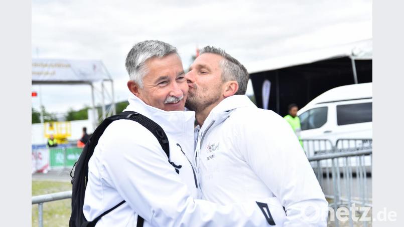 Für Martin Neuhaus (rechts) und Norbert Tannhäuser ist der Nordoberpfälzer Firmenlauf eine Herzensangelegenheit. Nun hören sie aber als Hauptorganisatoren auf. Bild: Elena Merkel