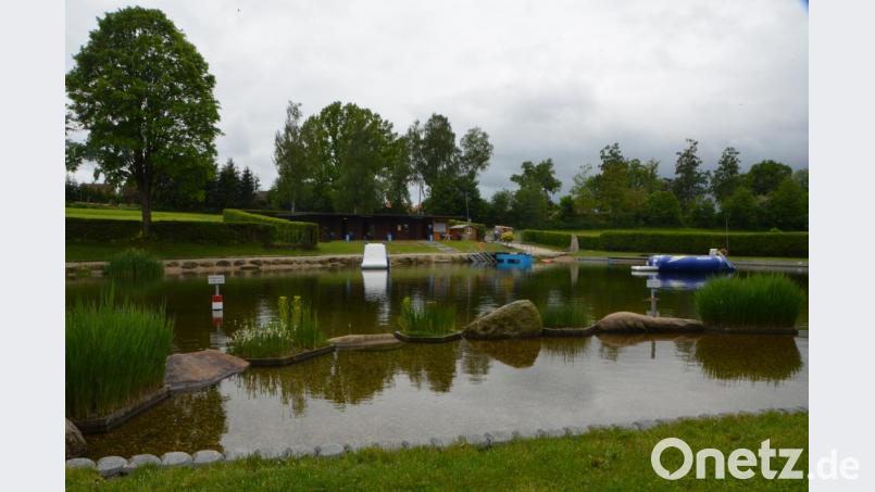 Die städtische Freibadanlage wartet ab Montag auf viele Badegäste, die sich auf dem Areal bestens erholen können. Es gibt auch wieder Neues zu entdecken. Bild: dob