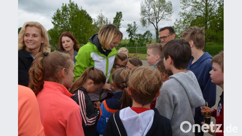 &quot;Lauf dich fit&quot; heißt es beim Barmer-Aktionstag an den Pleysteiner Zottbachtalschulen. Bild: dob