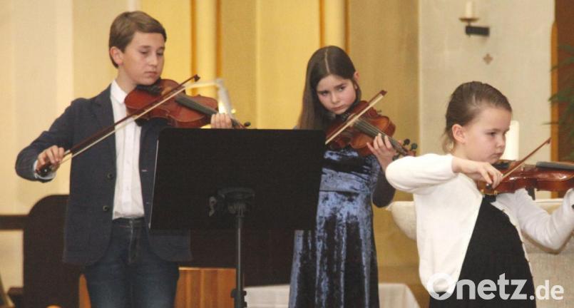 Die Schüler der Musikschule spielten beim Tag der offenen Tür im Haus des Guten Hirten vor. Bild: Hirsch