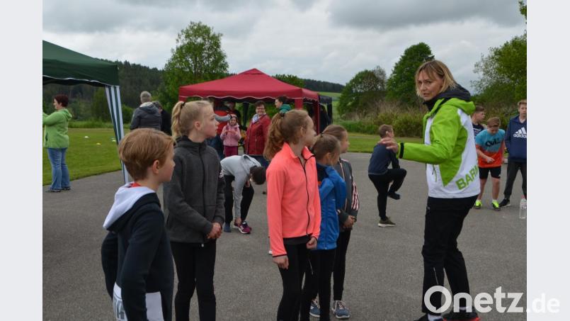 &quot;Lauf dich fit&quot; heißt es beim Barmer-Aktionstag an den Pleysteiner Zottbachtalschulen. Bild: dob