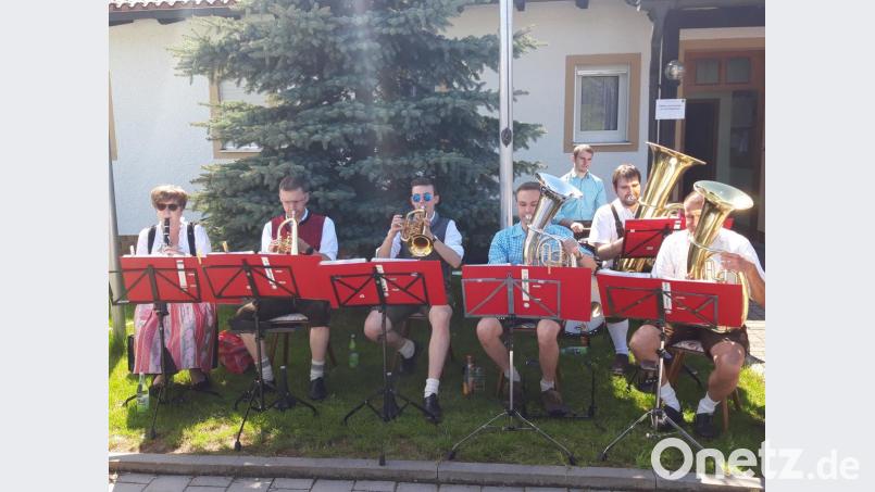 Die Eschenbacher Wirtshausmusikanten sorgen am Nachmittag mit bayrischer-böhmischer Blasmusik für beste Unterhaltung. Bild: rwo