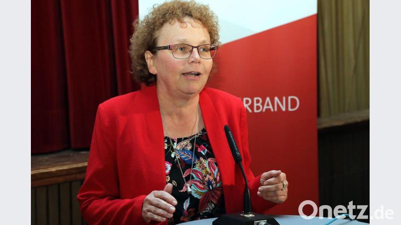 Brigitte Netta bei ihrer kurzen Rede vor der Nominierungsversammlung des SPD-Stadtverbands. Bild: Wolfgang Steinbacher