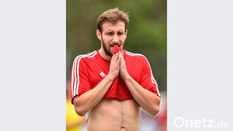 Johannes Pötzl und der SV Etzenricht müssen nächste Saison in der Bezirksliga ran. Bild: A. Schwarzmeier