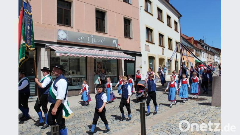 Festzug zum 70-jährigen Bestehen des Heimat- und Volkstrachtenvereins Auerbach. Bild: cs