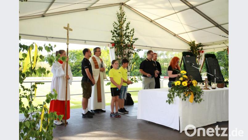 Mitglieder des Turn- und Sportvereins hielten während des Gottesdienstes Fürbitte. Bild: njn