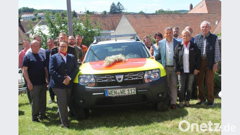 Das neue Einsatzfahrzeug; Unterstützer und Sponsoren. Bild: wrt