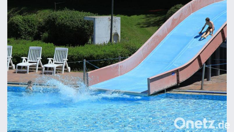 Im Freibadzentrum Erbendorf hat die Badesaison gestartet. Bild: njn