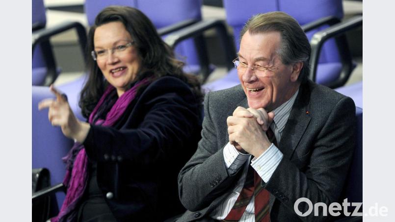 Nihct immer saßen sie so vertraut nebeneinander wie im November 2011: Andrea Nahles und der frühere Parteivorsitzende Franz Müntefering. Bild:  Hannibal dpa/lbn