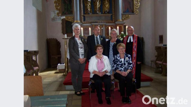 Vor 50 Jahren empfingen die goldenen Konfirmanden ihr erstes Abendmahl Bild: rrd