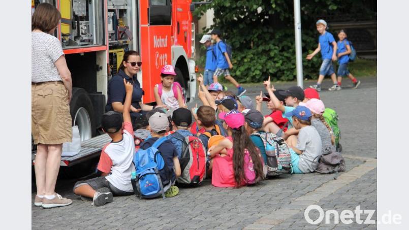 Viele helfende Partner stellen sich den Kindern vor. Bild: exb