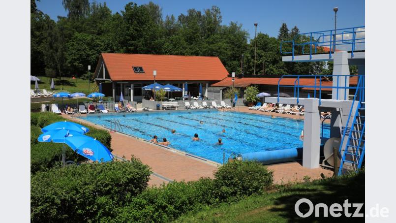 Im Freibadzentrum Erbendorf hat die Badesaison gestartet. Bild: njn