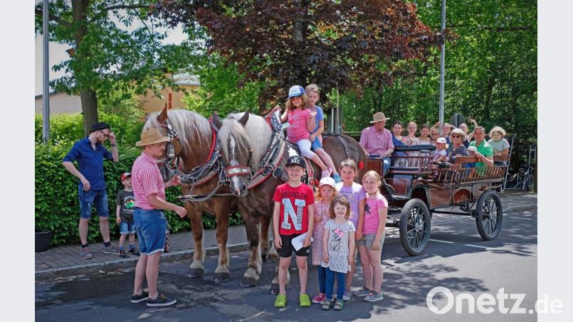 Goßen Anklang fanden die Kutschfahrten mit Georg und Johannes Hägler. Bild: twi