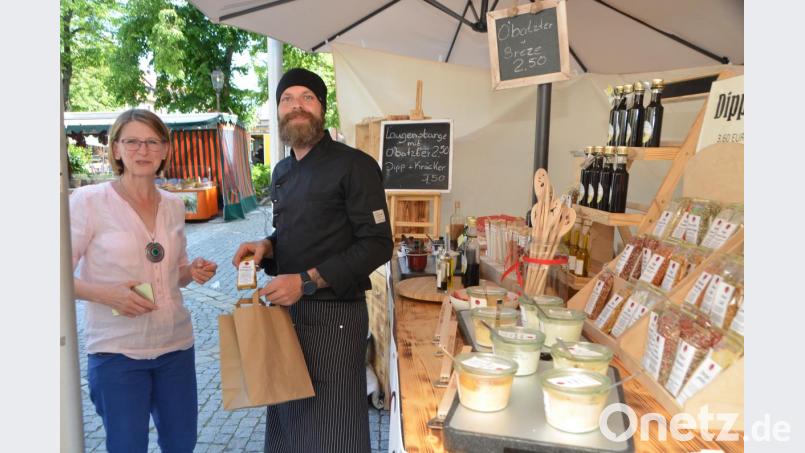 Dips und Gewürze in Hülle und Fülle. Bild: dob