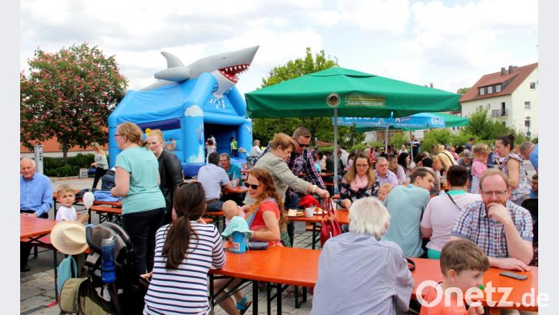 Gut besucht war das Kindergartenfest des Regenbogenkindergartens auf dem Festplatz in der Bahnhofstraße. Bild: njn
