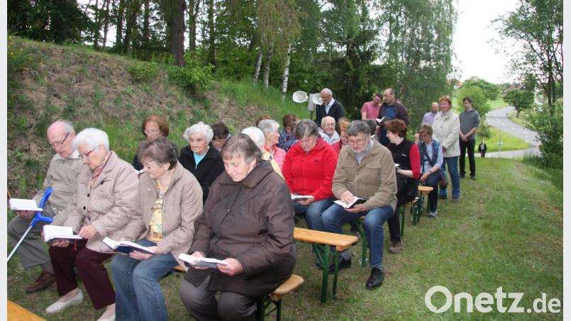 Beim Schaueramt wurde um um die Anliegen der Dorfbewohner und um eine gute Ernte gebetet. Bild: wro
